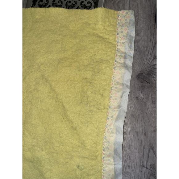 Vintage Acrylic Blanket Full Queen Yellow Satin Trim Pink Blue Flowers 91 X 71 - Picture 5 of 10